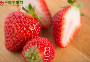 青岛平度：大棚草莓种植面积大幅增加 ()