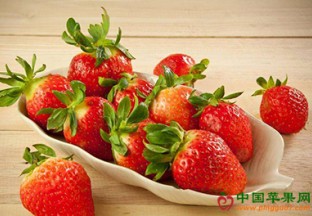 江苏南京：八卦洲草莓助力百姓脱贫 ()