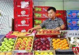 浙江衢州: 市场水果销售行情好转 ()