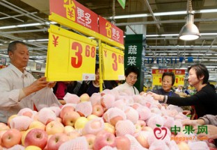山东烟台：水果价格涨势明显 ()