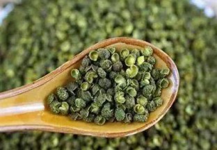 重庆虎峰：改变荒坡  发展花椒产业 ()